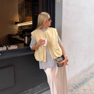 Beige Damen-Cargo-Weste mit Kordelzug am Saum und Reißverschluss für Streetwear-Look