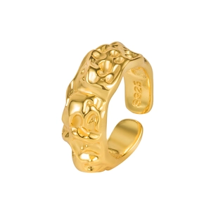 Adjustable 925 sterling silver ring in gold with irregular lava texture design
