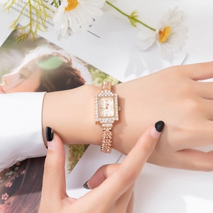 Elegant gold square quartz watch for women with rhinestone inlay and stylish chain strap