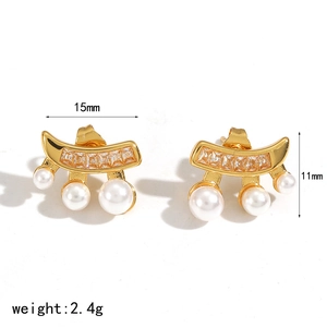 Detail view of gold stainless steel pearl earrings with dimensions and weight info