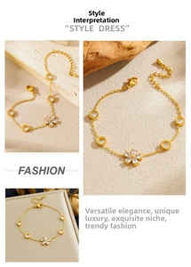 Detailansicht eines vergoldeten Blumen-Armbands mit Zirkonia-Steinen und Verlängerung