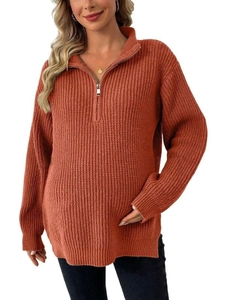 Pull de maternité en tricot rouge brique avec col zippé et manches longues amples