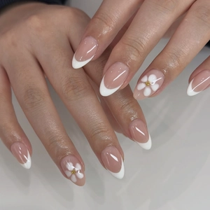 Unghie Finte Press On French Bianche Forma Mandorla Con Design Floreale E Perline Dorate Unghie Minimaliste Eleganti