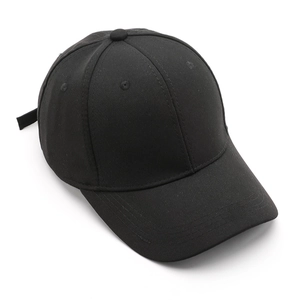 Classic plain black baseball cap for men and women featuring adjustable strap and curved brim