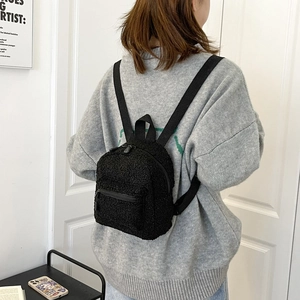 Mini Teddy-Fleece Rucksack in Schwarz für Damen mit weicher Textur für den Herbst