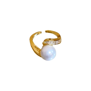 Bague serpent ajustable plaquée or avec une grande perle blanche et éclats de zircone
