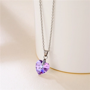 Elegante collana con cristallo viola a forma di cuore e catena in acciaio inox argento