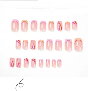 Détail de 24 faux ongles carrés avec motifs de vagues abstraites orange et rose