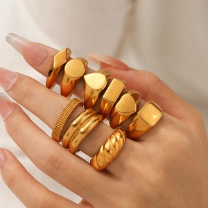 Minimalist Signet Rings For Women 18K Gold Plated Stainless Steel Geometric Heart Square Polished Waterproof Jewelry Vintage