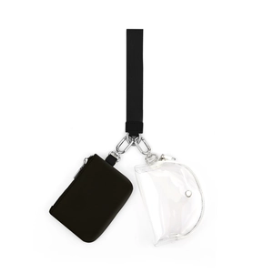 Dettaglio del set polsiera con pochette nera e portamonete trasparente in PVC