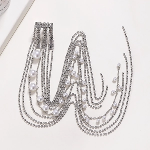 Pince à cheveux élégante en argent avec strass brillants, perles et longues chaînes à franges