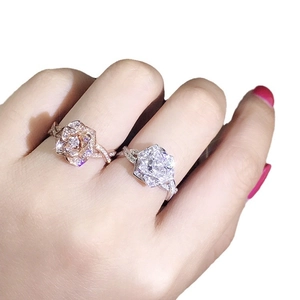 Luxurious 18K rose gold and silver plated rose flower zircon rings on hand