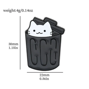 Detail of cartoon cat pin with size 30mm x 22mm and weight 4g measurements