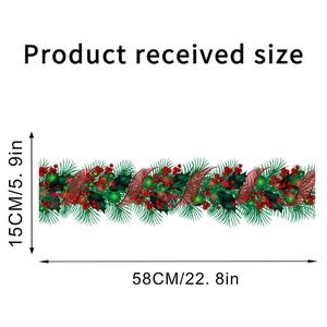 Dimensions du sticker mural de Noël avec branches de pin et baies rouges, longueur 58 cm