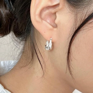 Minimalist 925 sterling silver irregular textured stud earrings for women in ins style