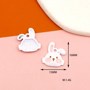 DIY matte white rabbit head alloy pendant detail showing 16mm x 15mm size and 1.4g weight