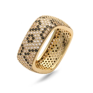 Luxurious gold ring with square design featuring leopard print zircon pavé stones