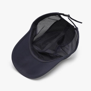 Unisex quick-dry mesh baseball cap with breathable fabric and adjustable toggle closure