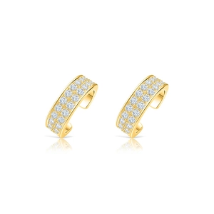 Élégantes boucles d'oreilles ear cuffs dorées avec pavé de zircons blancs et design en C