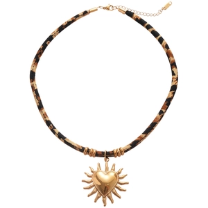 Collana retrò con ciondolo a cuore leopardato in acciaio inossidabile dorato
