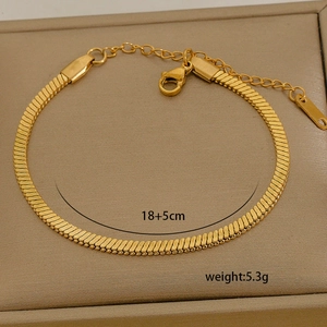 Detail of 18k gold plated snake chain bracelet showing 18+5cm length and 5.3g weight