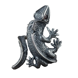 Vintage S925 sterling silver lizard ring with realistic scales and red gemstone eyes
