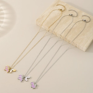 Collana con unicorno e arcobaleno in acciaio inossidabile color oro e argento