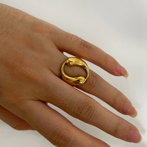 Anello In Metallo Fluido Organico Placcato Oro 18K Acciaio Inossidabile 316L Goccia Irregolare Gioielli Minimalisti Lucidati