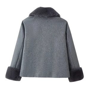 Manteau en laine gris foncé pour femme avec col en fausse fourrure, vue de dos à plat