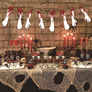 Bannière d'Halloween avec mains ensanglantées et paillettes rouges sur fond de fête
