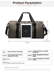 Detailed size specifications for fitness travel bag showing 52x25x23cm dimensions