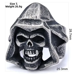 Macro shot of gothic hooded skull ring with dimensions and weight 26.9g details