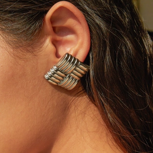 Minimalist square textured woven earrings in 18k gold plated stainless steel