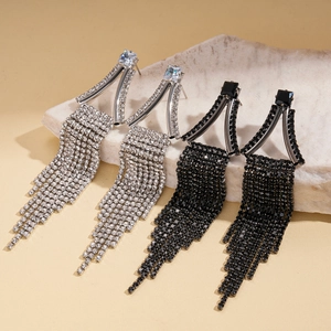 Boucles d'oreilles pendantes géométriques avec glands en cristal argent et noir