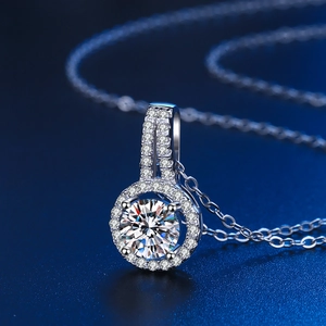 Fashion Halo Round Zirconia Pendant Necklace Copper Plated Zirconia Inlaid Cross Chain Necklace For Women Daily Wear Jewelry