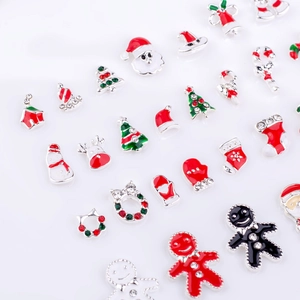 Weihnachts-Nagelkunst-Set mit Schneemann und Rentier aus Legierung für DIY-Dekoration
