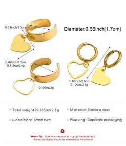 Detaillierte Maße des goldenen Edelstahl-Herzschmucksets inklusive Ringe und Ohrringe