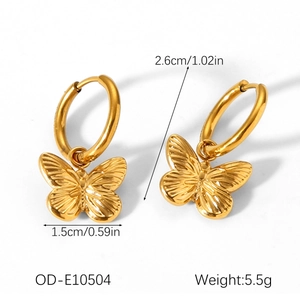 Golden butterfly earrings set with dimensions 1.5x2.6cm and weight 5.5g on white background