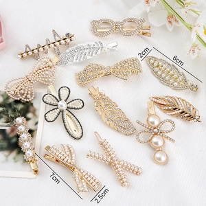 Elegante Haarklammern Legierung Strass Künstliche Perlen Feder Schleife Blumenform Seitenhaarnadel Damen Mädchen Styling Accessoires