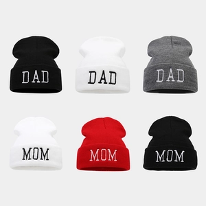Bonnet Tricoté Acrylique Revers DAD MOM Broderie Lettres Décontracté Mode Unisexe Extérieur Couvre-chef Chaud