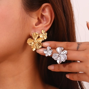 Chic 18K gold plated stainless steel 3D flower stud earrings in gold and silver