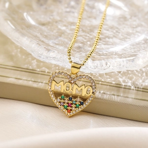 Collier élégant plaqué or 18K pendentif cœur MAMA avec pierres de zircon colorées