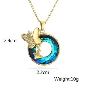 Detailansicht Schmetterlingsanhänger in Gold mit blauem Kristall und Maßangaben 2,9cm