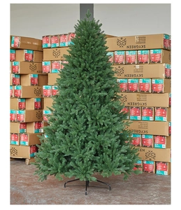 Dettaglio albero di Natale artificiale in PE 180cm con 800 rami e base in metallo