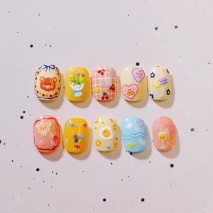 Handgefertigte Press-on-Nägel-Set mit 3D-Cartoon-Bären und Kirsch-Charms in bunten Farben