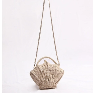 Women Shell Shaped Straw Woven Shoulder Crossbody Bag With Metal Chain Rattan Summer Beach Vacation Handmade Style