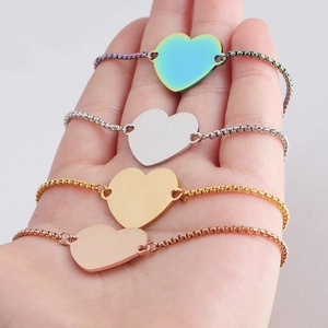Bracelets cœur en acier poli en quatre couleurs avec chaînes de boîte réglables