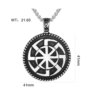 Detail view showing 41mm Viking Kolovrat pendant size and 21.65g weight on white background
