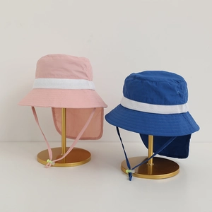 Chapeau de soleil enfant avec protège-nuque et maille respirante en rose et bleu
