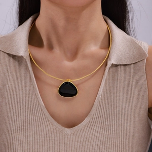 Vintage 18k gold plated stainless steel snake chain necklace with black agate pendant